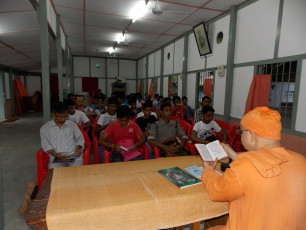 SGVEP- B Type Youth attending the class at Study Circle-  Sw. Vaikunthanan da taking the class (4
