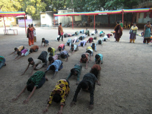 CHILDREN DOING EXERCISES