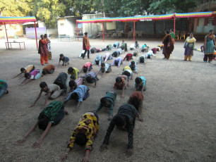 CHILDREN DOING EXERCISES