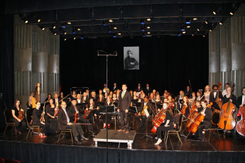 8. NOV 11 2012 -  Vivekananda Concert, One World Symphony & Director Sung Jin Hong